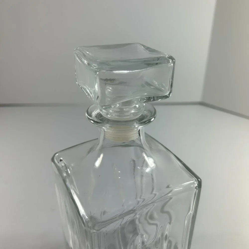 Vtg Clear Glass Square Decanter Bottle Bar Liquor Italy Stopper 9.25